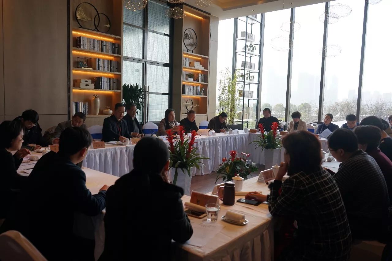 湖北省廣告協(xié)會召開七屆一次會長座談會